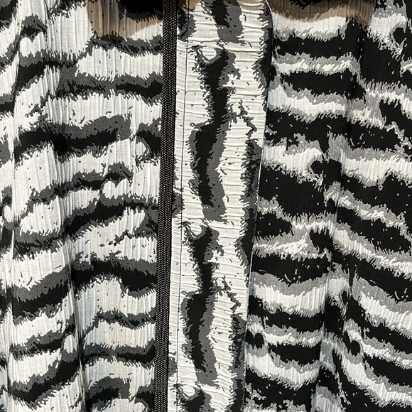 IC Collection black/white zebra print jacket size XL - Picture 2 of 5